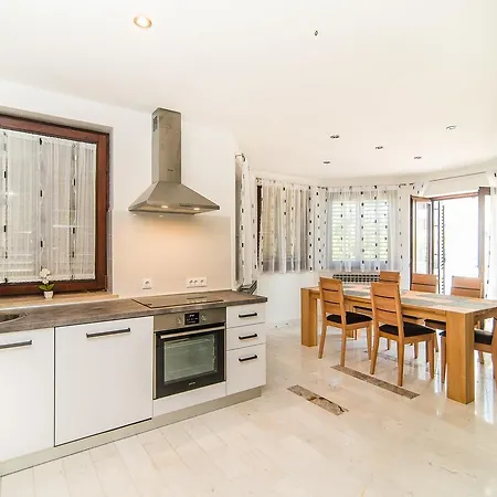 Dino ゲストハウス ポレッチ