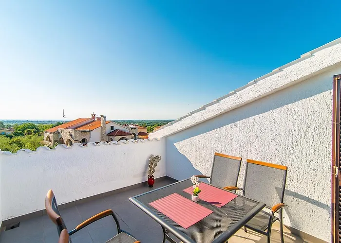 Casa de hóspedes Dino 3*