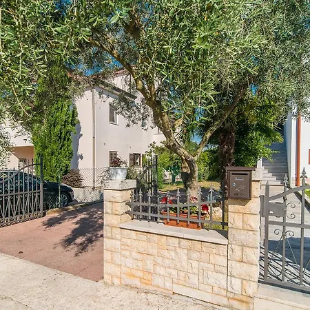 Dino Гостевой дом 3*